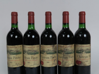 Vente aux enchères 5 BOUTEILLES CHÂTEAU PAVIE 1er GCC ST EMILION - 1983 - BG/ES