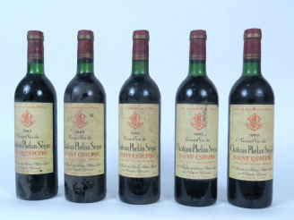 Vente aux enchères 5 BOUTEILLES CHÂTEAU PHELAN SEGUR ST ESTEPHE - 1983 - BG/ES