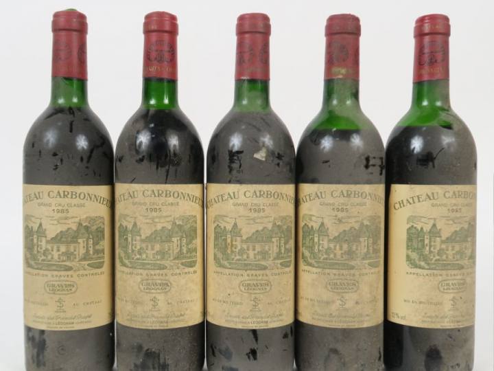 5 BOUTEILLES CHÂTEAU CARBONNIEUX GCC GRAVES - 1985 - 3 LB/2 MEP-BEP