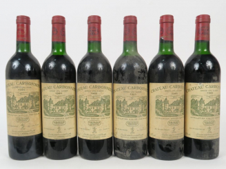 Vente aux enchères 6 BOUTEILLES CHÂTEAU CARBONNIEUX GCC GRAVES - 1985 - 2 BG/2LB/2 HEP/ES