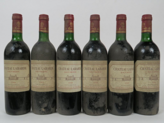 Vente aux enchères 6 BOUTEILLES CHÂTEAU LABARDE HAUT MEDOC - 1988 - 3 BG/3 LB/ES