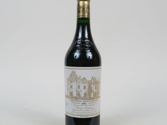 Vente aux enchères 1 BOUTEILLE CHÂTEAU HAUT BRION 1er GCC GRAVES - 1993