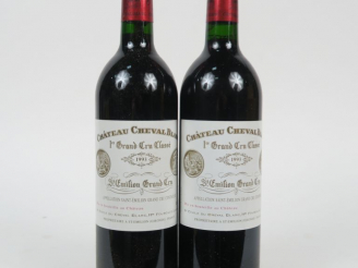 Vente aux enchères 2 BOUTEILLES CHÂTEAU CHEVAL BLANC 1er GCC ST EMILION - 1993
