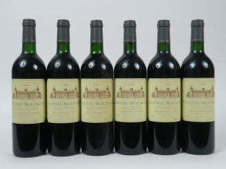 Vente aux enchères 6 BOUTEILLES CHÂTEAU BEAUMONT CB HAUT MEDOC - 1996 - 3 BG