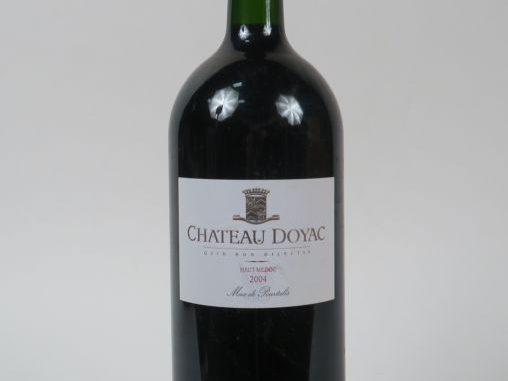 1 MAGNUM CHÂTEAU DOYAC HAUT MEDOC - 2004 - COFFRET AVEC ACCESSOIRES