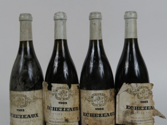 Vente aux enchères 4 BOUTEILLES ECHEZEAUX MONGEARD MUGNERET - 1983 - 1 à 2,5 CM/EA