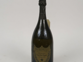 Vente aux enchères 1 BOUTEILLE CHAMPAGNE DOM PERIGNON - 1990