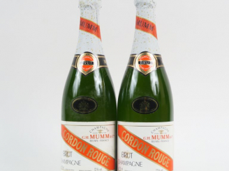 Vente aux enchères 2 BOUTEILLES CHAMPAGNE MUMM 'CORDON ROUGE' - COFFRET