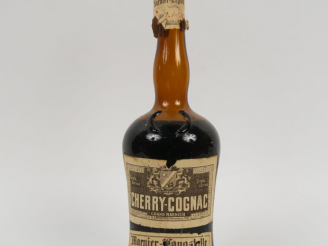 Vente aux enchères 1 BOUTEILLE CHERRY COGNAC GRAND MARNIER