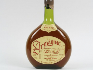 Vente aux enchères 1 BOUTEILLE ARMAGNAC 'HORS D'ÂGE' OLIVIER FOURTET 42°- COFFRET