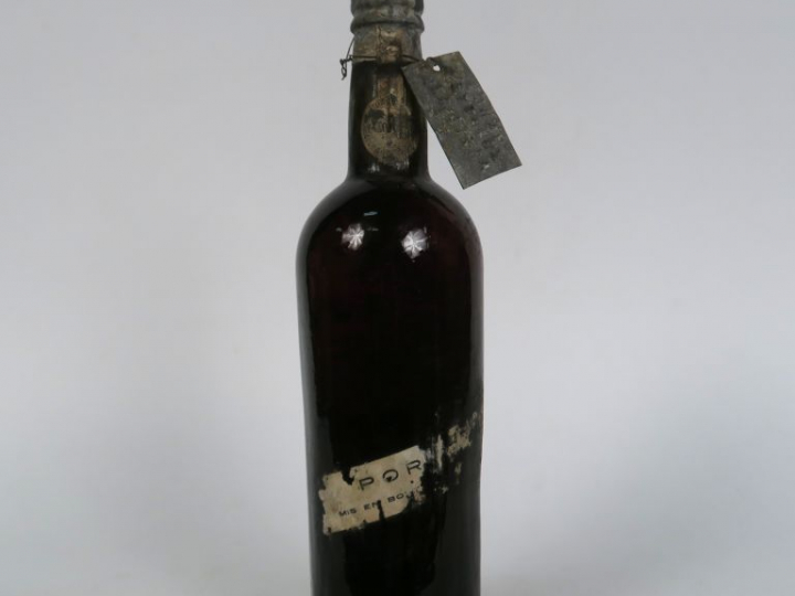 1 TRES VIEILLE BOUTEILLE PORTO GARRAFEIRA NIEPOORT circa 1900/1910 - E