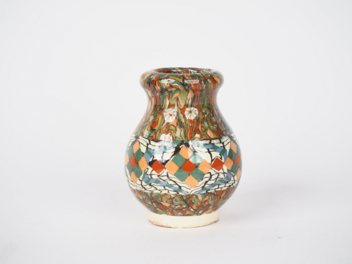 GERBINO.  Vase ovoïde en céramique polychrome de Vallauris. Signé. H. 