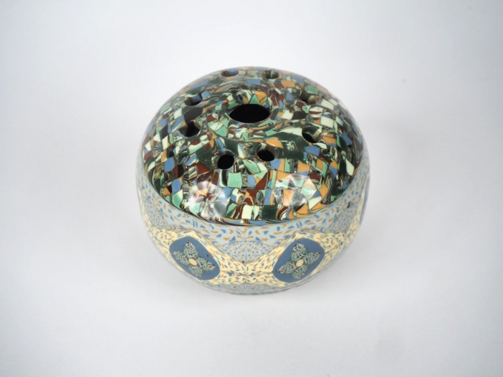 GERBINO. Pique fleur en céramique polychrome de Vallauris. Signé H. 11