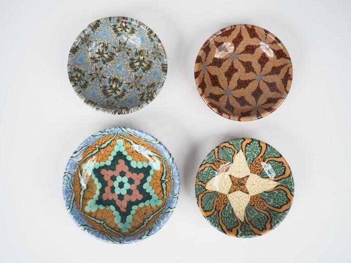 GERBINO. 4 différentes coupelles en céramique polychrome Signées  (une