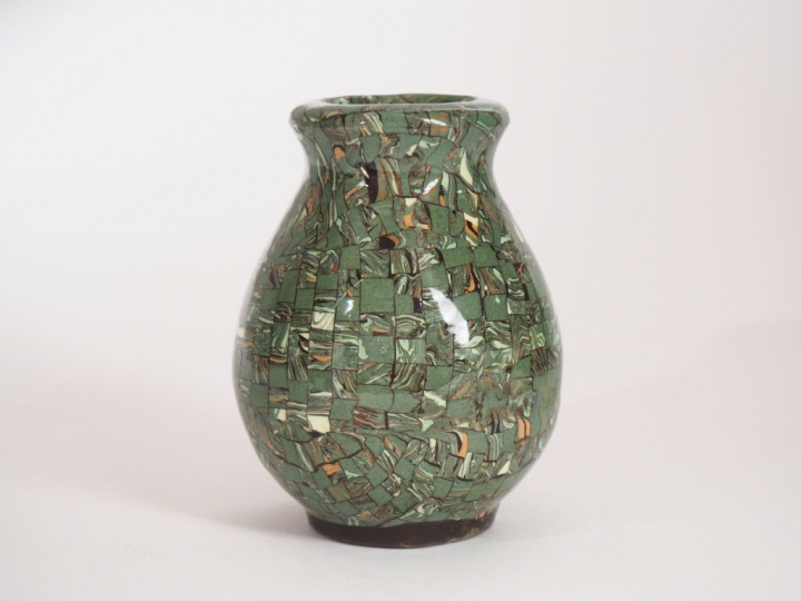 GERBINO.  Petit vase ovoide en céramique polychrome de Vallauris H. 13