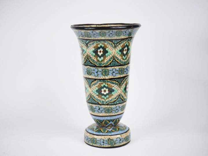 GERBINO.  Vase cornet en céramique polychrome de Vallauris H. 34,5 cm 