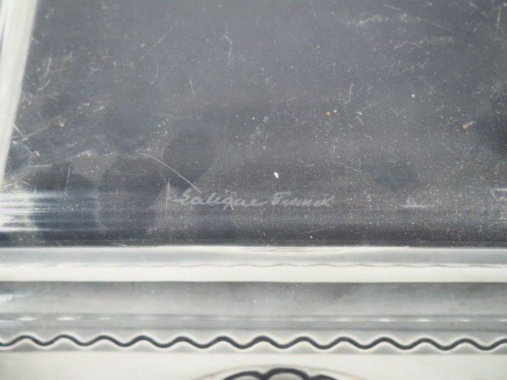 LALIQUE France. Coupe.  Dim. 35 x 35 cm