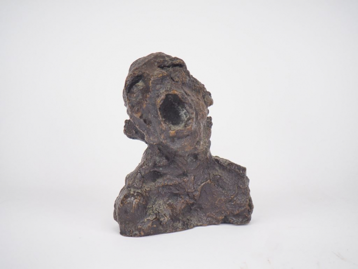 S.L "le cri". Sculpture en bronze  monogrammée  3/8 H. 14 cm