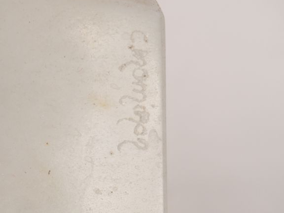 Claude MOMIRON. "Boule de Noebus" Sculpture en marbre blanc Signée. H.