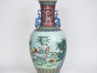 Vente aux enchères Chine, fin XIXe siècle,  Grand vase balustre en porcelaine et émaux de