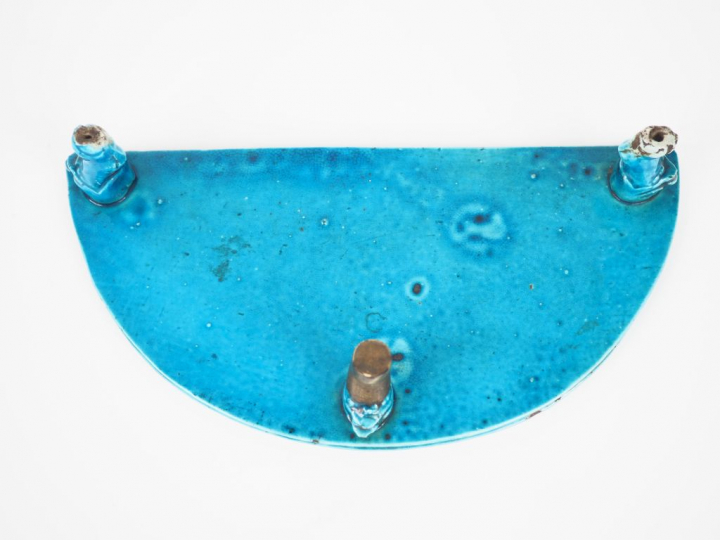 Chine,  Table de lettré Kangxi en biscuit émaillé bleu turquoise repos