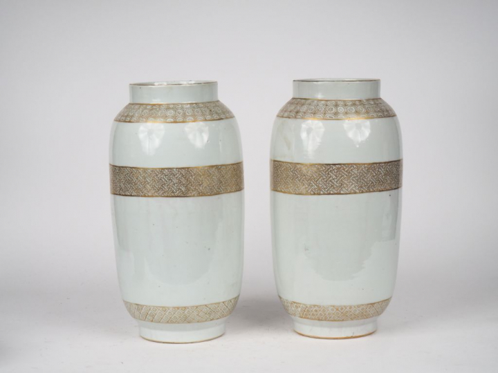 Chine, deuxième moitié du XIXe siècle Paire de vases lanterne « deng l