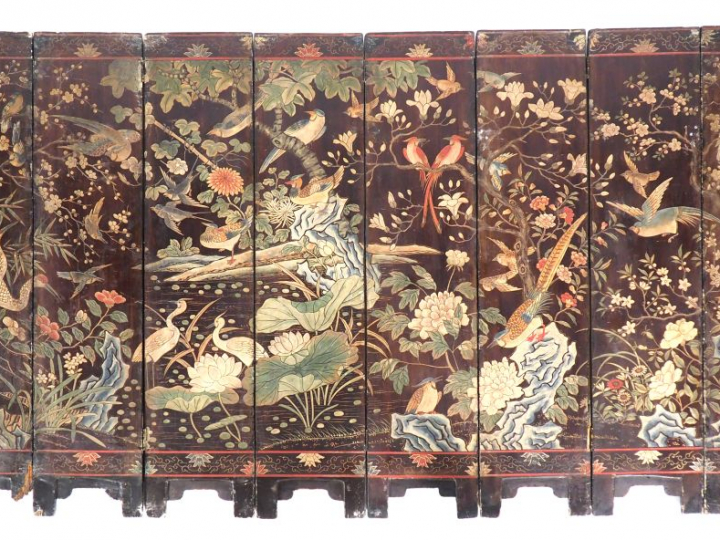 Chine XVIIIe siècle,  Paravent à huit feuilles en laque de coromandel 