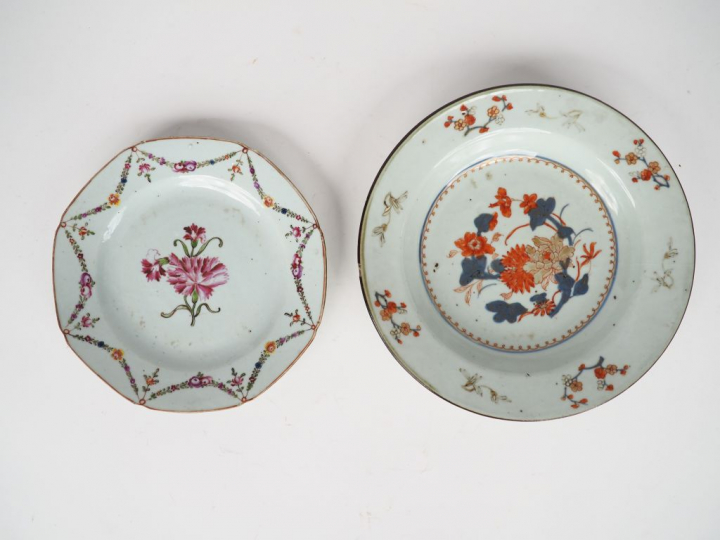 Compagnie des Indes, XVIIIe siècle,  Deux assiettes, l'une à décor "Im