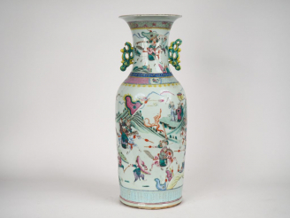 Vente aux enchères Chine, fin du XIXe siècle,  Grand vase balustre en porcelaine et émaux