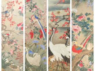 Vente aux enchères Chine, XXe siècle,  Ensemble de quatre tentures sur soie à décor de fl