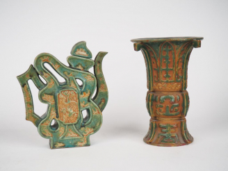 Vente aux enchères Indochine, XXe siècle, Bien Hoa vers1930,  Ensemble comprenant une ver