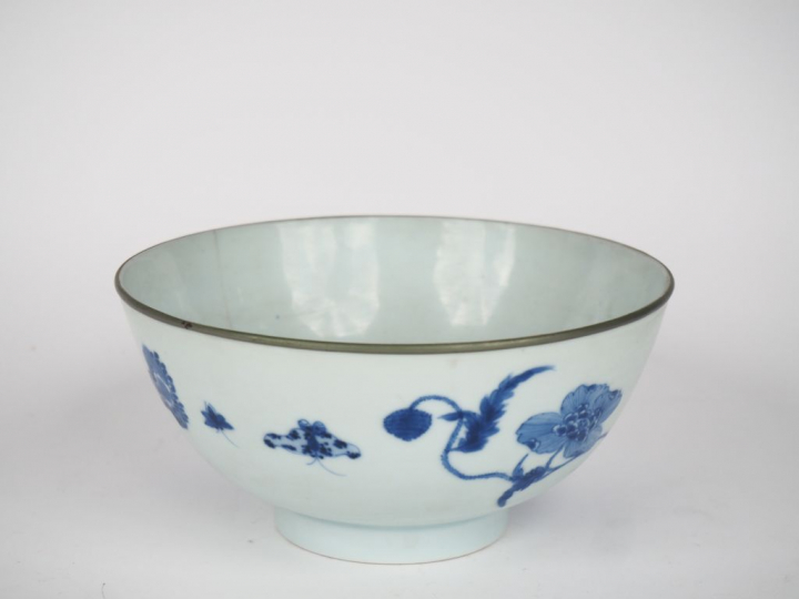 Chine pour le Vietnam, XIXe siècle,  Coupe en porcelaine blanche à déc