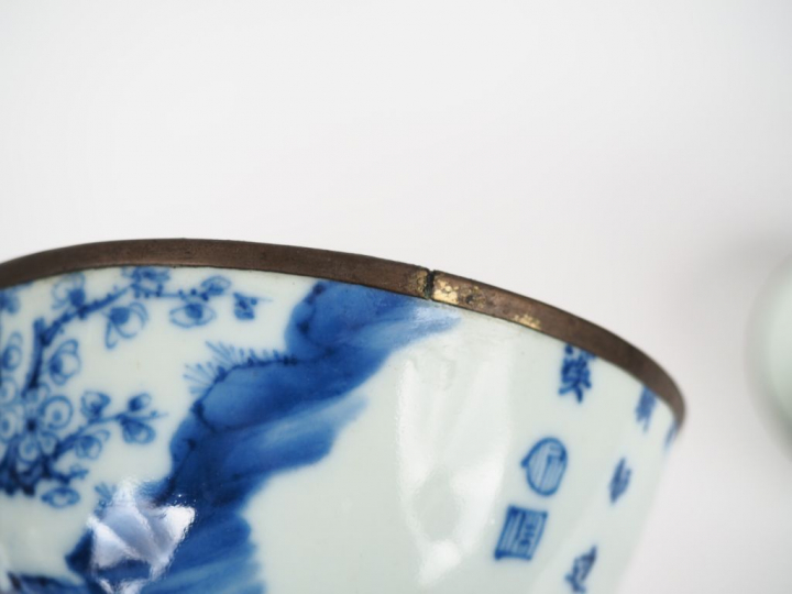Chine pour le Vietnam, fin XIXe siècle,  Trois coupes en porcelaine bl