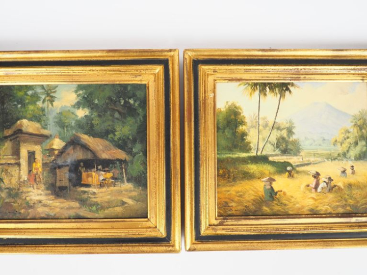 Indochine, vers 1930, Deux huiles sur toile représentant une scène de 