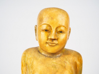Vente aux enchères Sud Est Asiatique,  Importante statue en bois représentant un jeune bo
