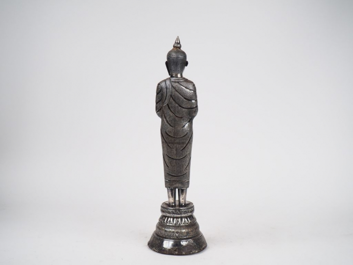 Thaïlande, XIXe siècle,  Grand bouddha en argent repoussé sur une âme 