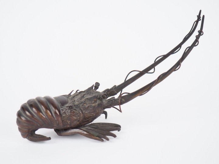 Japon, période Meiji (1868-1912), Okimono en bronze représentant une é