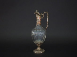Vente aux enchères Aiguière de style Louis XVI en cristal et argent, poinçon Minerve, à d