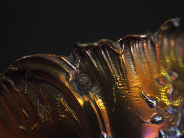Petite théière de style Louis XV en argent, poinçon Minerve, bec verse