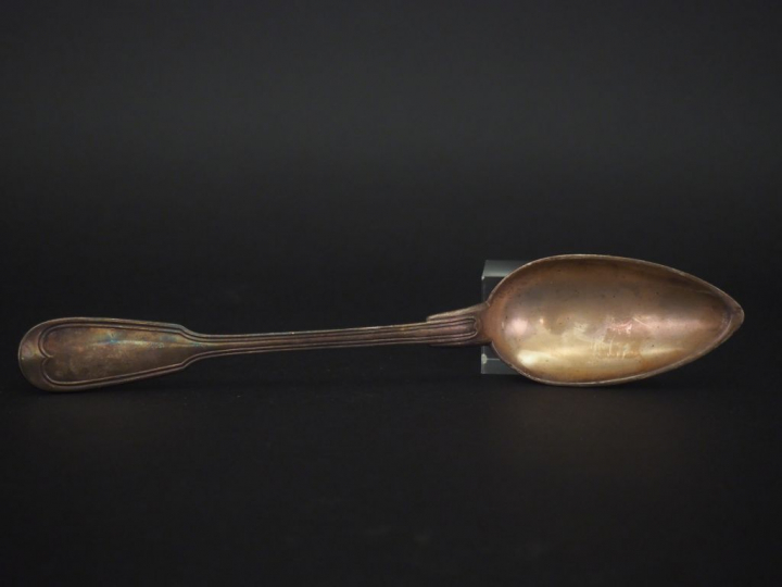 Cuillère à ragoût en argent, modèle à filet.  Long. 27,5 cm  Poids. 13