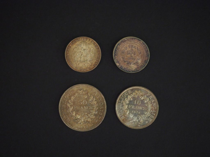 Ensemble comprenant :  - quatre pièces de 100 Francs en argent, 1988 (