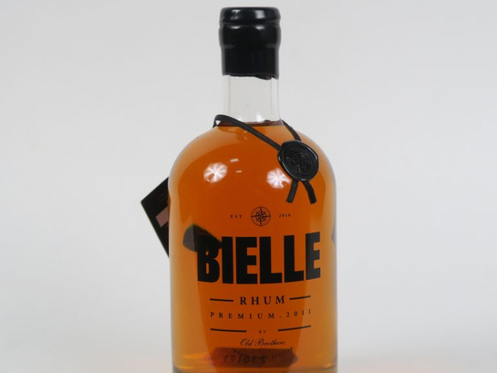 1 BOUTEILLE RHUM BIELLE PREMIUM 2011 NUMEROTE 138/359 53,6° by OLD BRO