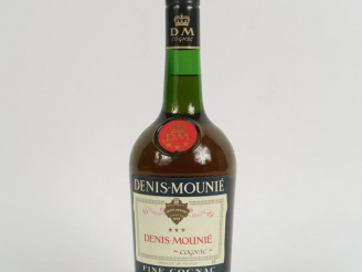 Vente aux enchères 1 BOUTEILLE COGNAC DENIS MOUNIÉ '***'