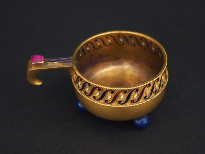 Alexandre Edvard TILLANDER (1837 - 1918) Tcharka - kovsh tripode en or