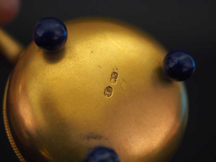 Alexandre Edvard TILLANDER (1837 - 1918) Tcharka - kovsh tripode en or