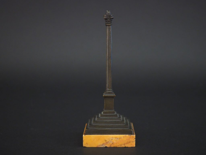 Souvenir du Grand Tour.  "colonne corinthienne" Bronze XIXème, socle m