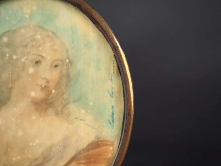 Miniature de style Louis XV « portrait de jeune fille ». Aquarelle, si