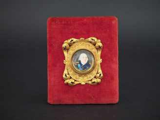 Vente aux enchères Broche Restauration, portrait de Louis XVIII, dans un petit cadre en m