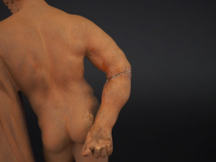 Sculpture en terre cuite "le Milon de Crotone" (accidents). H. 22 cm