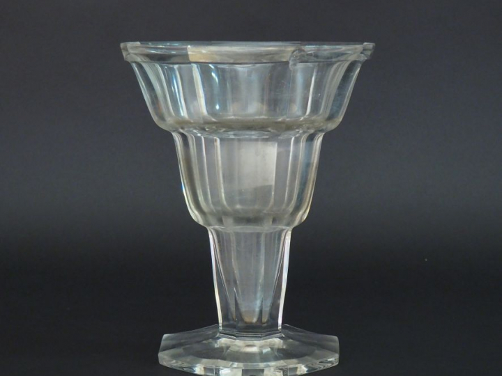 Vase Art Déco en cristal. H. 23 cm